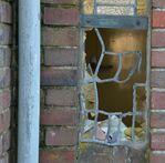 De glas-in-loodramen zijn niet bestand tegen grof geweld.
<br/>
Richard Keijzer, 2014-10-27